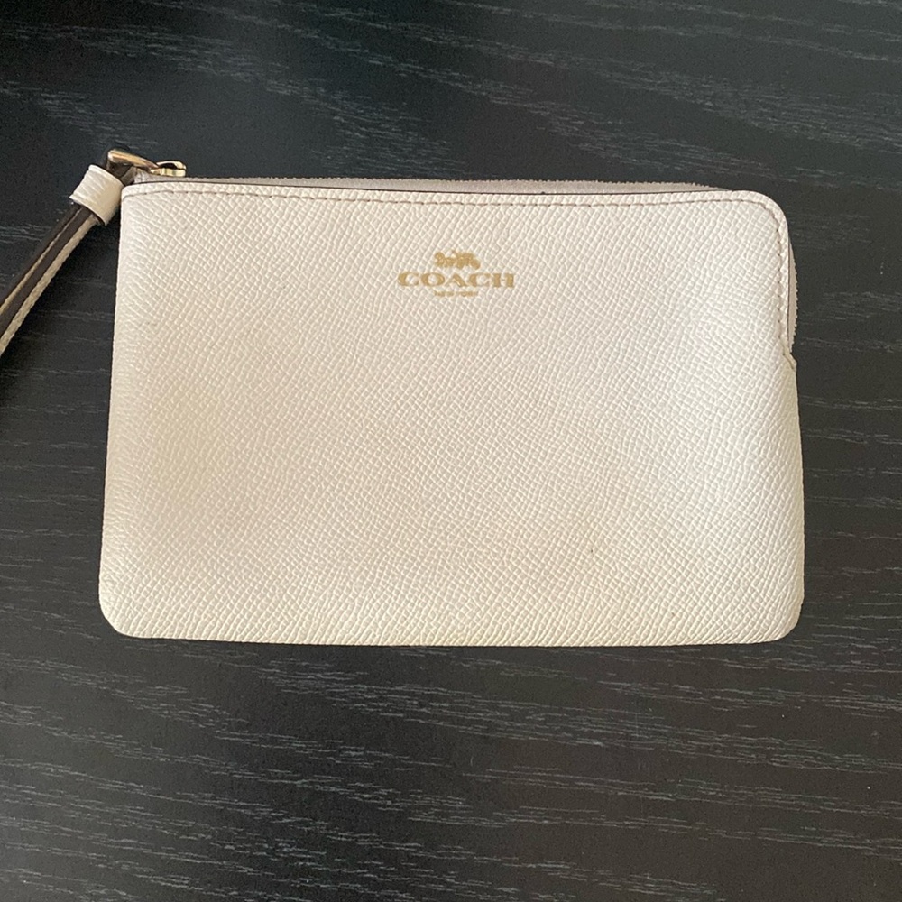 Coach wallet 🤍